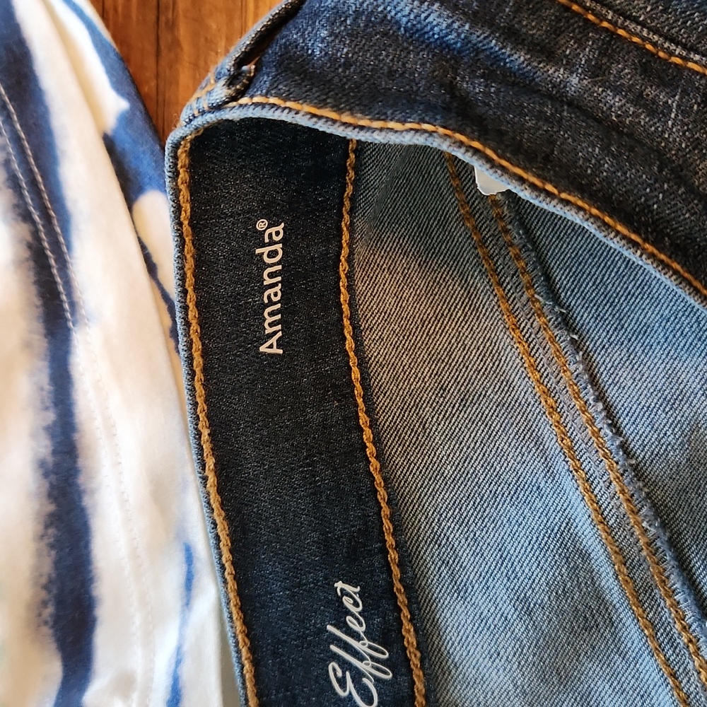 🎁Gloria Vanderbilt Amanda Denim Capri Pants size 10 - Picture 7 of 9